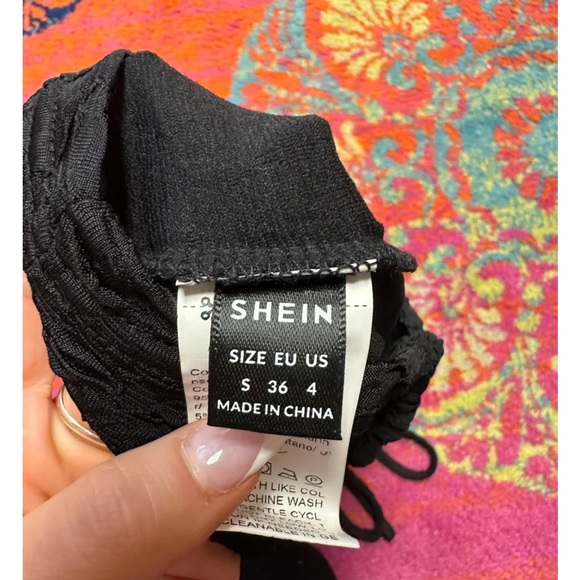 Cutout Top - Picture 4 of 4